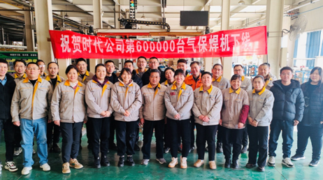風(fēng)雨中馳而不息，奮斗中砥礪前行